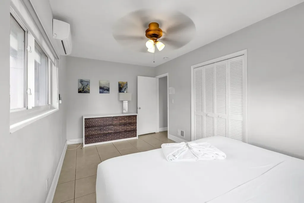 2812 NE 27th Street Lighthouse Point FL 33064