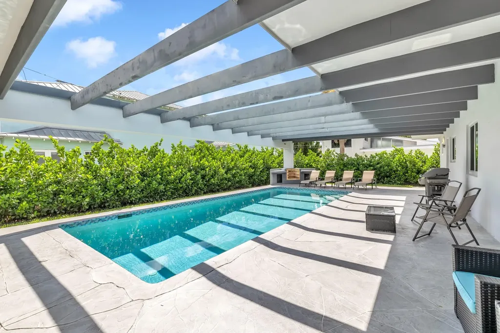 2812 NE 27th Street Lighthouse Point FL 33064