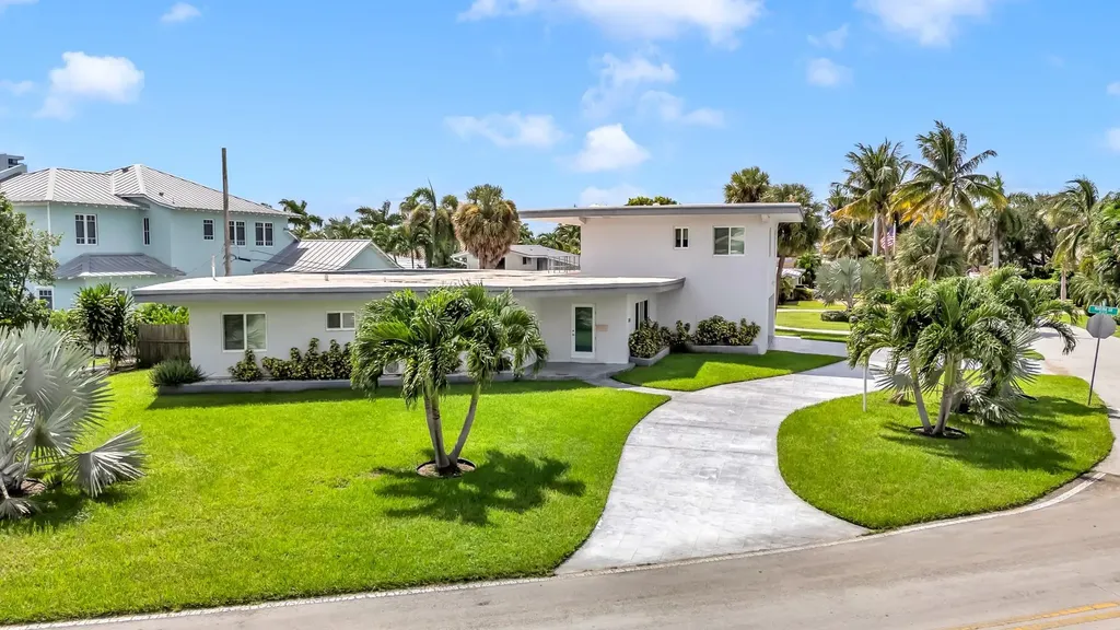2812 NE 27th Street Lighthouse Point FL 33064