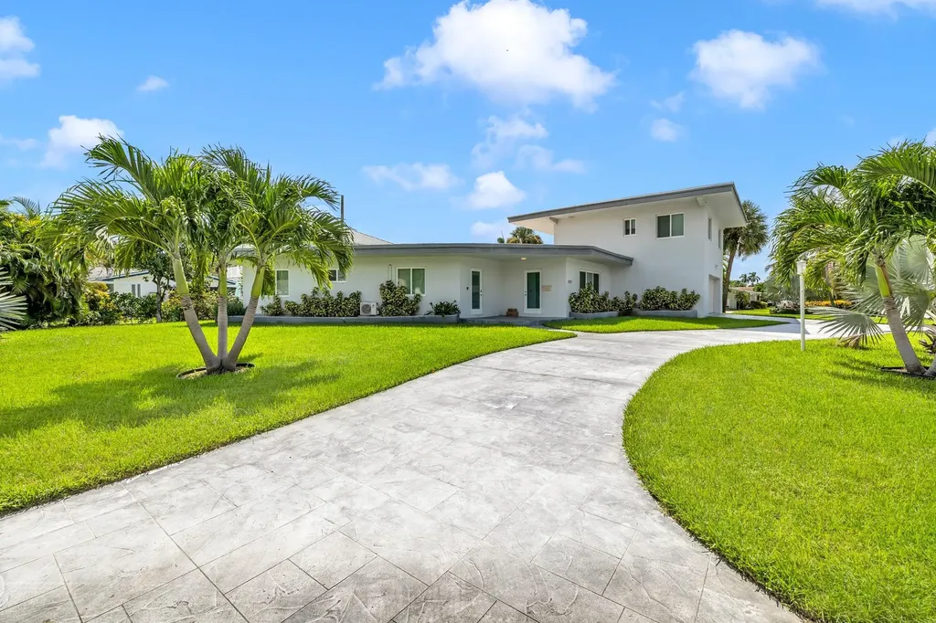 2812 NE 27th Street Lighthouse Point FL 33064