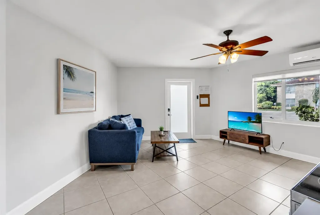 2812 NE 27th Street Lighthouse Point FL 33064