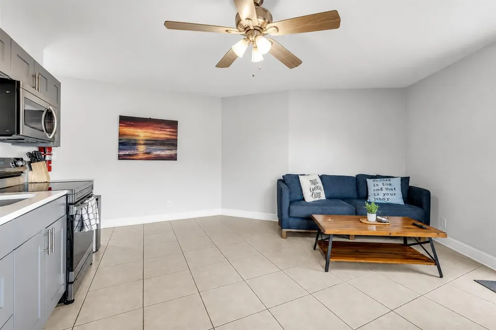 2812 NE 27th Street Lighthouse Point FL 33064