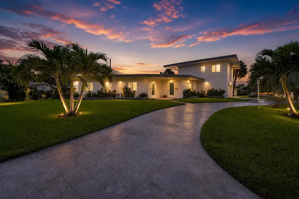 2812 NE 27th Street Lighthouse Point FL 33064