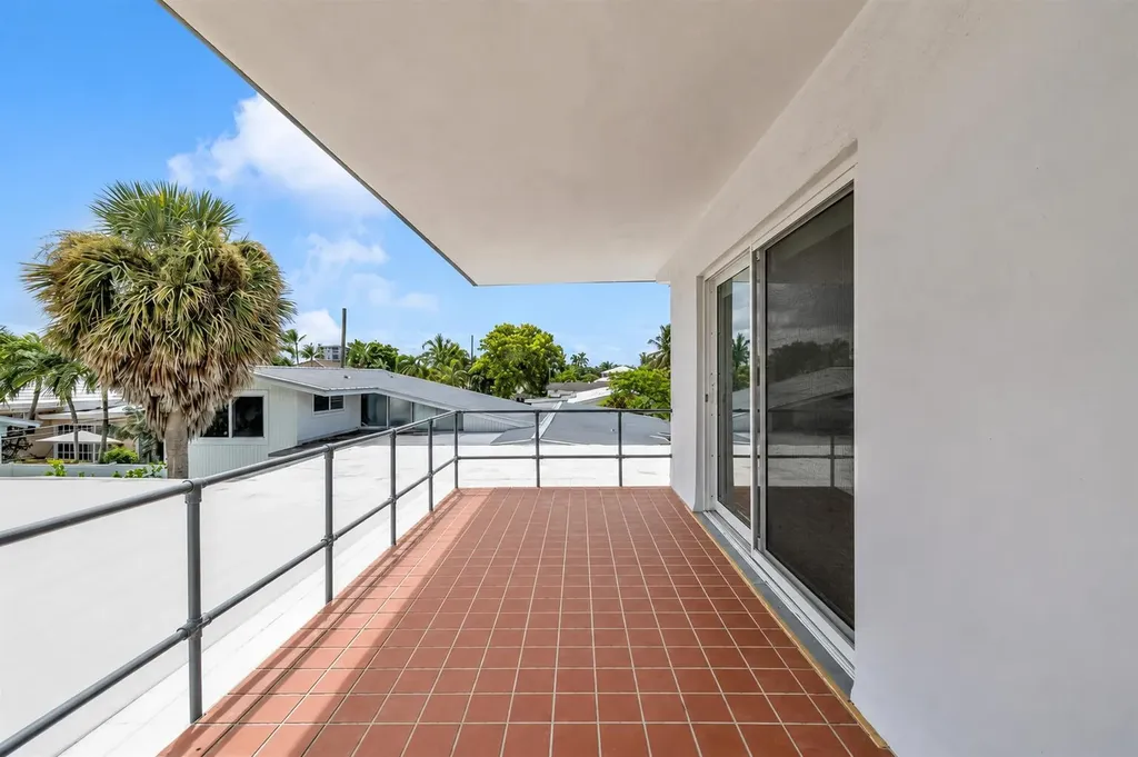 2812 NE 27th Street Lighthouse Point FL 33064