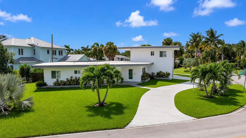 2812 NE 27th Street Lighthouse Point FL 33064