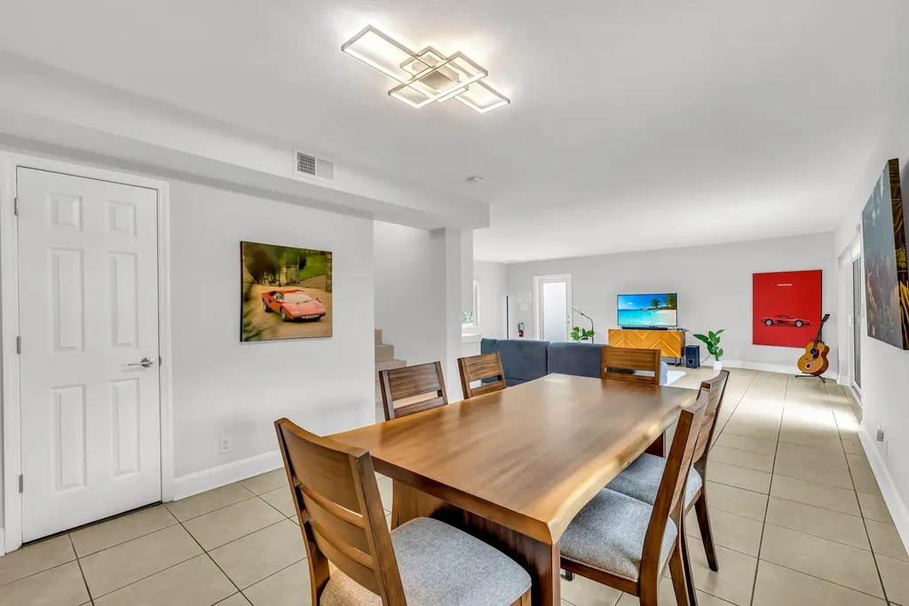 2812 NE 27th Street Lighthouse Point FL 33064