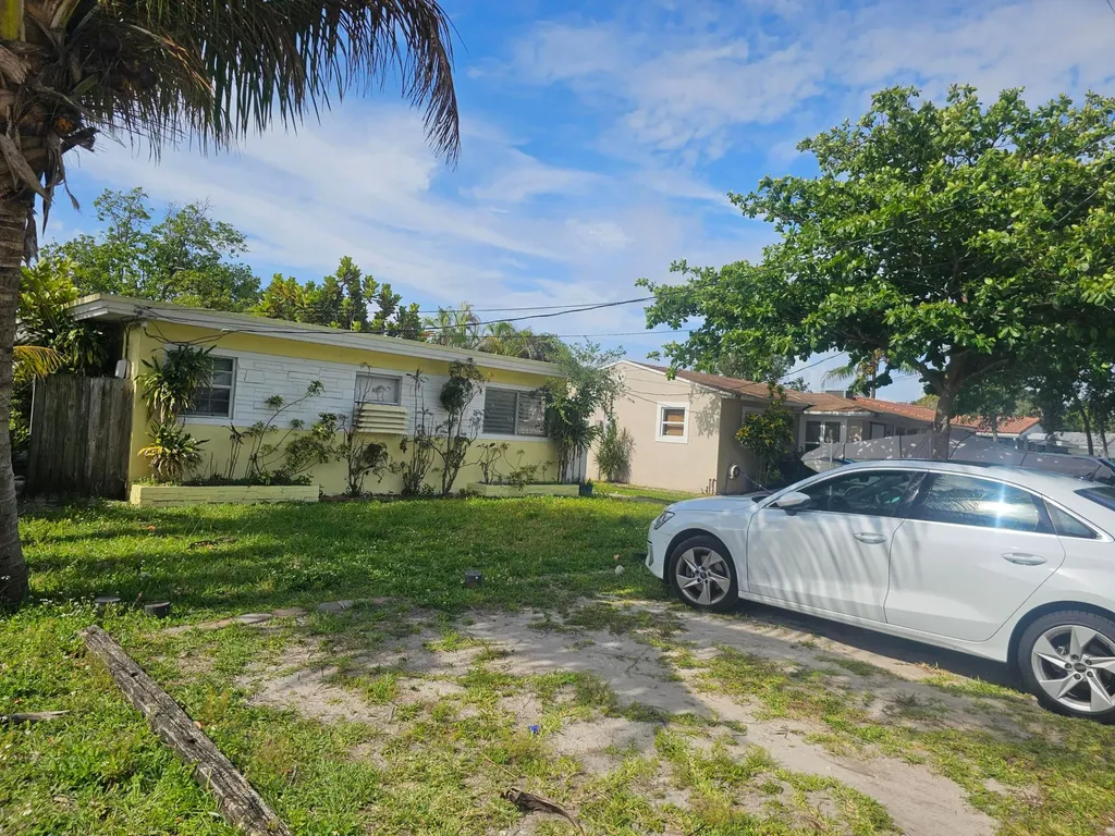 2512 Arthur Street Hollywood FL 33020