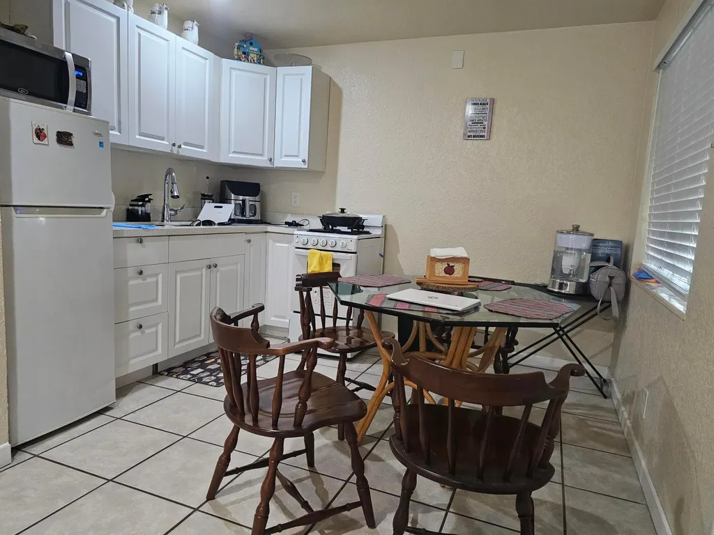 2512 Arthur Street Hollywood FL 33020
