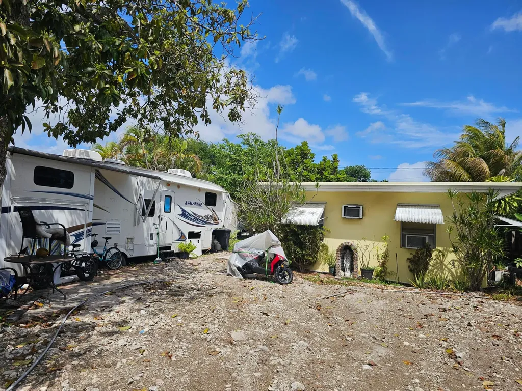 2512 Arthur Street Hollywood FL 33020