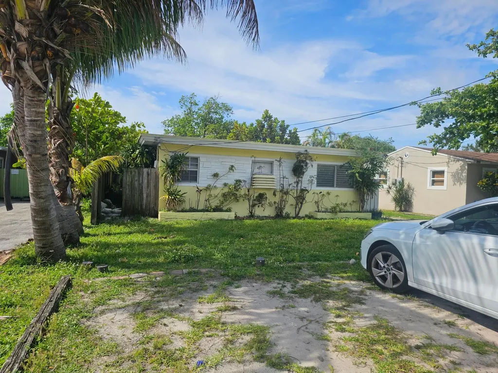 2512 Arthur Street Hollywood FL 33020