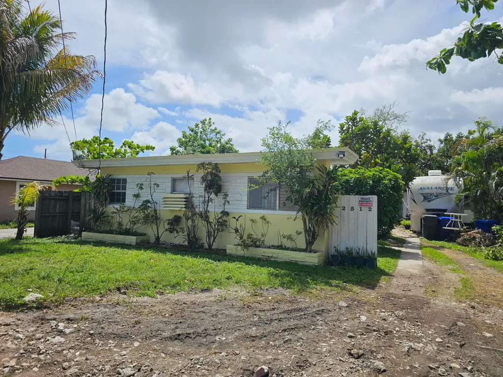 2512 Arthur Street Hollywood FL 33020