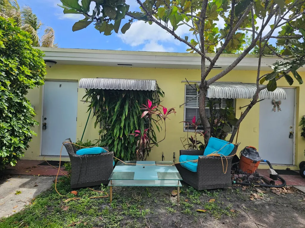 2512 Arthur Street Hollywood FL 33020