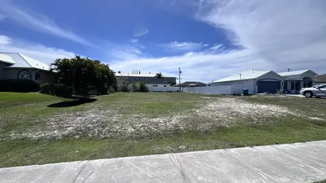 1614 SW 6th Avenue Cape Coral FL 33991