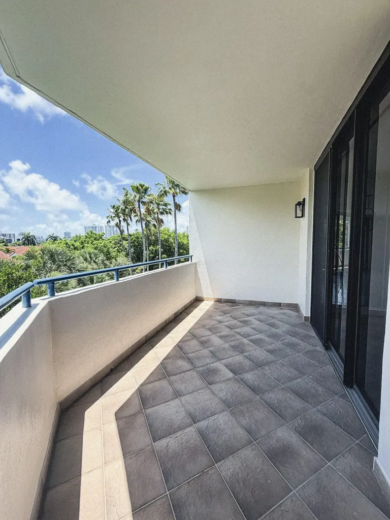 21085 NE 34th Avenue Aventura FL 33180