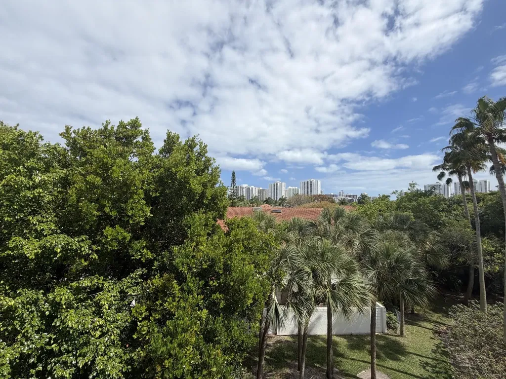 21085 NE 34th Avenue Aventura FL 33180