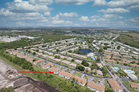 1217 S Lakes End Drive Fort Pierce FL 34982