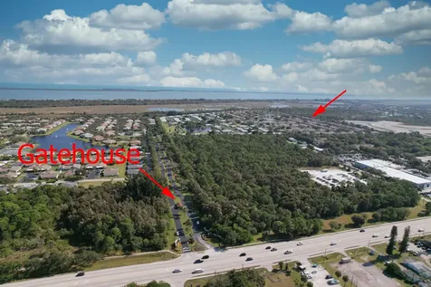 1217 S Lakes End Drive Fort Pierce FL 34982