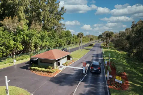 1217 S Lakes End Drive Fort Pierce FL 34982