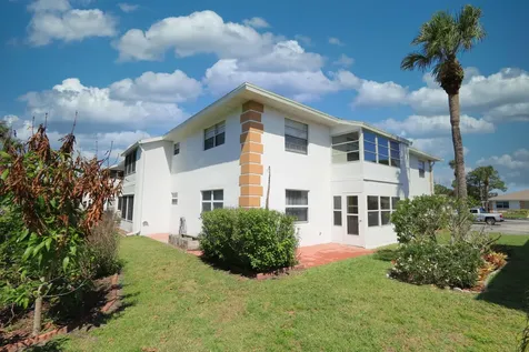 1217 S Lakes End Drive Fort Pierce FL 34982