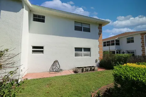 1217 S Lakes End Drive Fort Pierce FL 34982