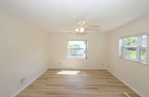 1217 S Lakes End Drive Fort Pierce FL 34982