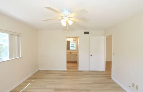 1217 S Lakes End Drive Fort Pierce FL 34982