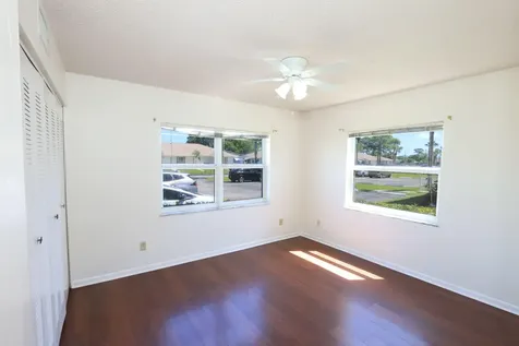 1217 S Lakes End Drive Fort Pierce FL 34982