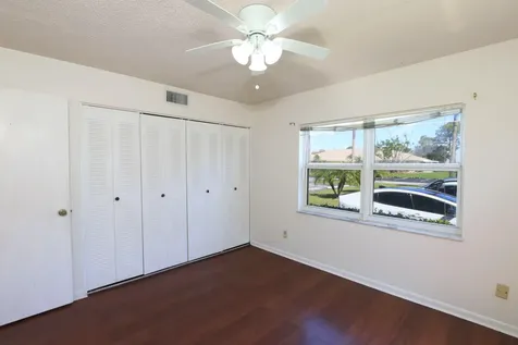 1217 S Lakes End Drive Fort Pierce FL 34982
