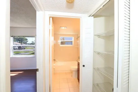 1217 S Lakes End Drive Fort Pierce FL 34982
