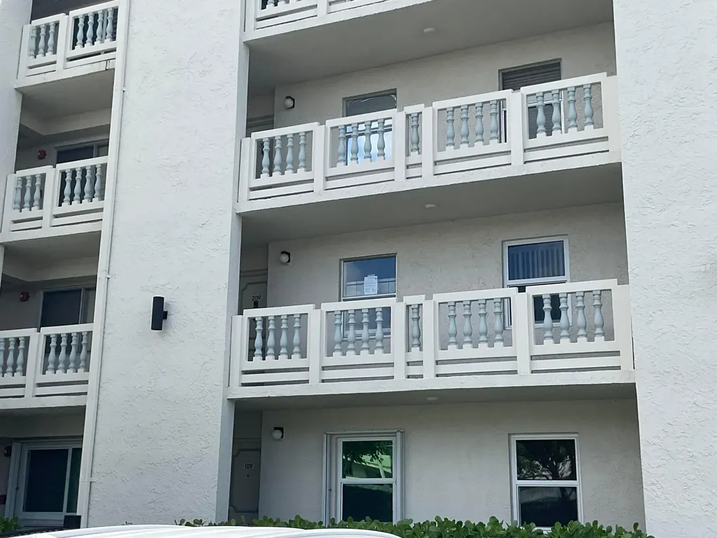 6768 N 10th Avenue N Lake Worth FL 33467