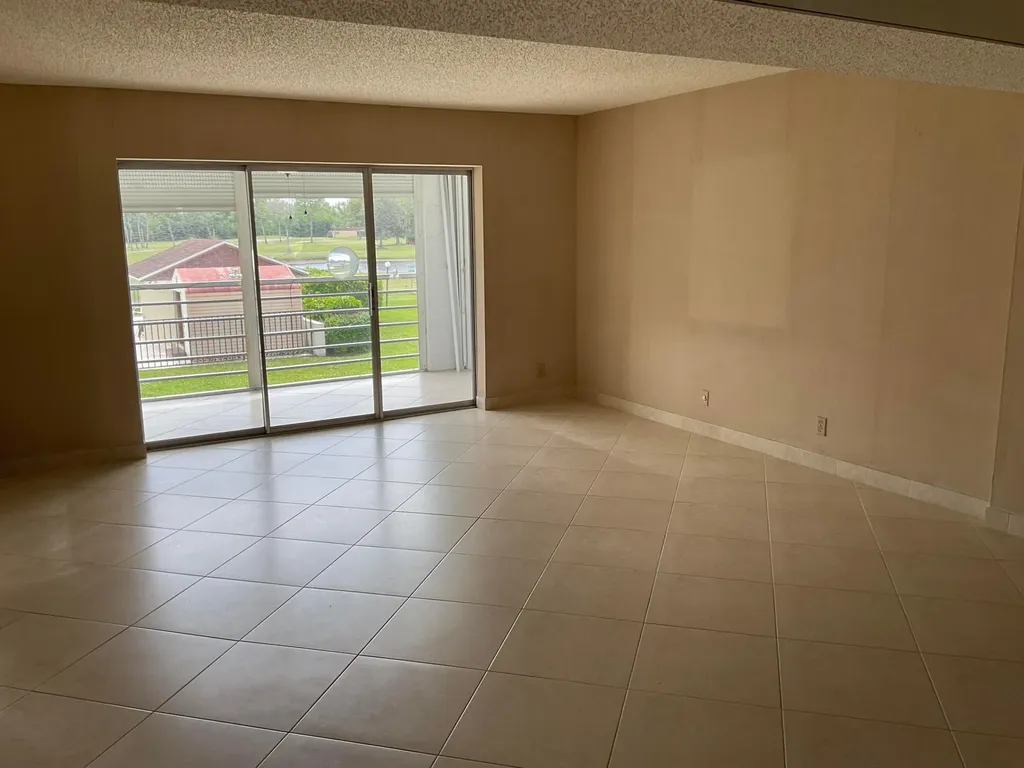 6768 N 10th Avenue N Lake Worth FL 33467