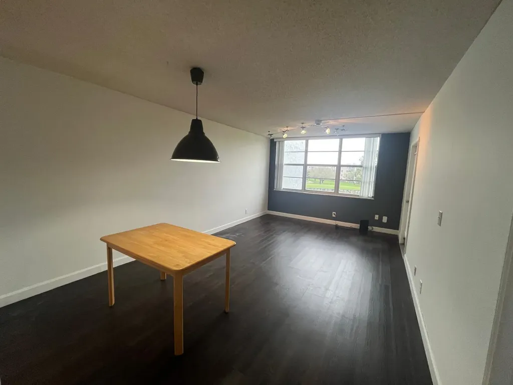 9441 Live Oak Place Davie FL 33324