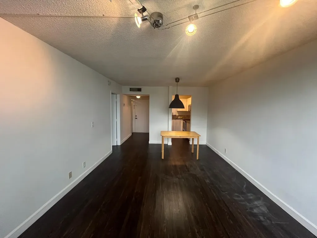 9441 Live Oak Place Davie FL 33324