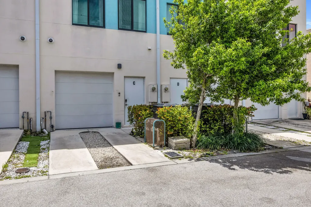 1110 Lucerne Avenue Lake Worth FL 33460