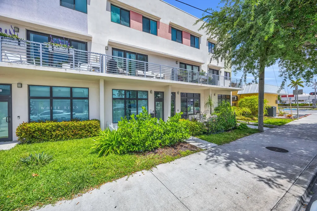 1110 Lucerne Avenue Lake Worth FL 33460