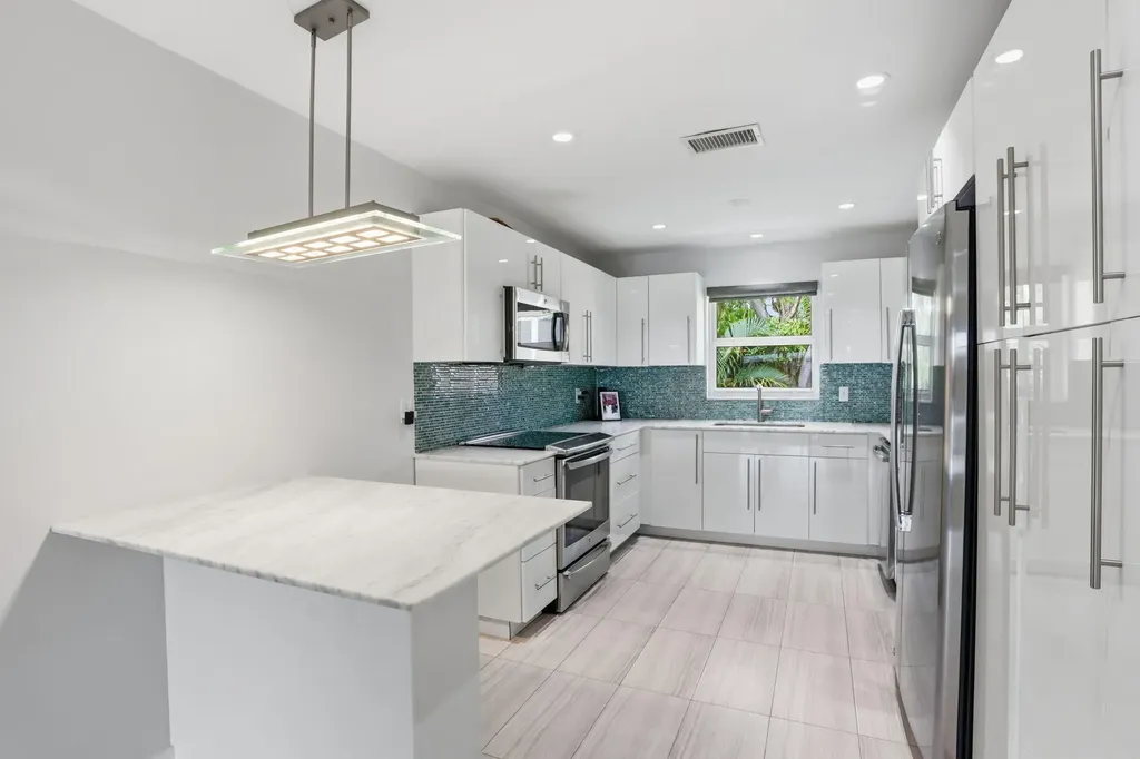 807 NE 1st Street Delray Beach FL 33483