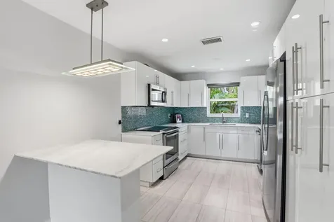 807 NE 1st Street Delray Beach FL 33483
