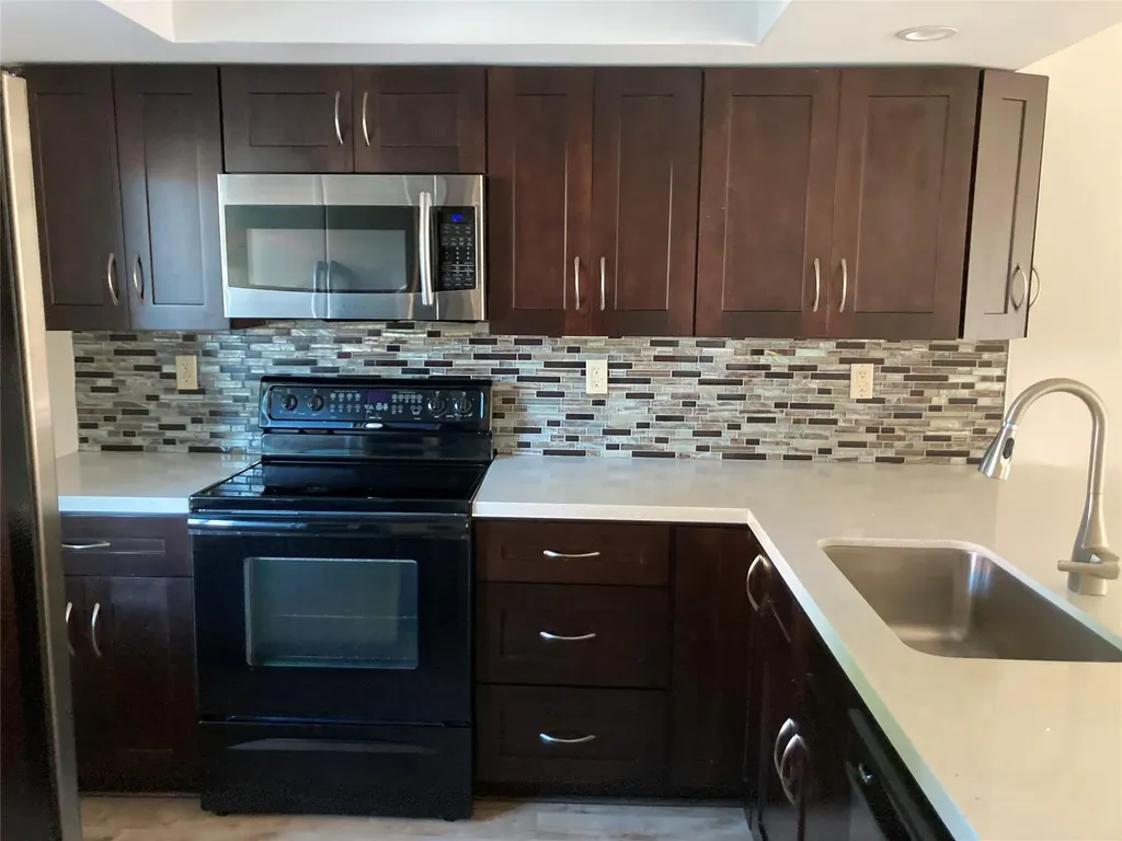 9374 SW 3rd Street Boca Raton FL 33428
