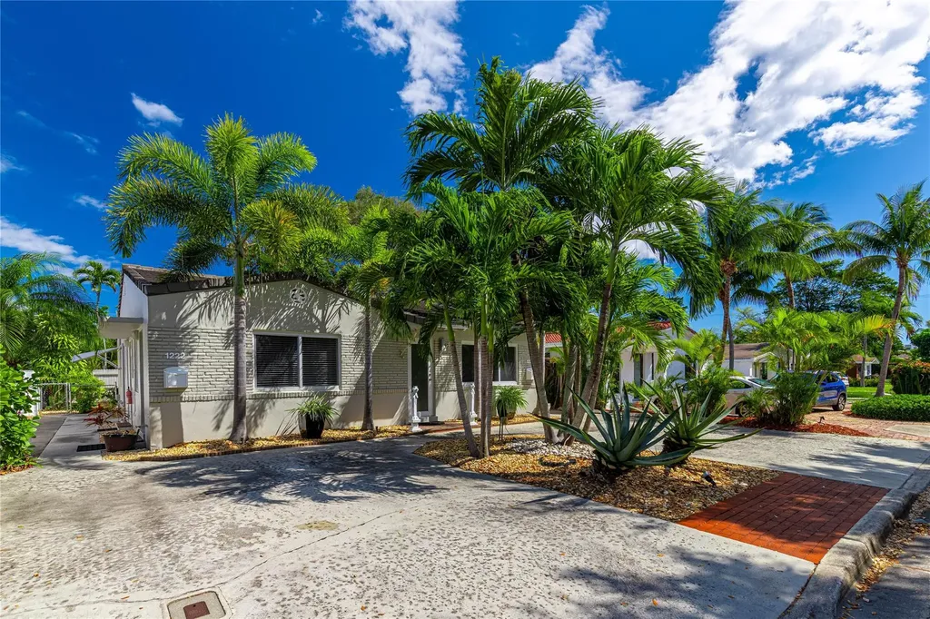 1220 NE 16th Terrace Fort Lauderdale FL 33304