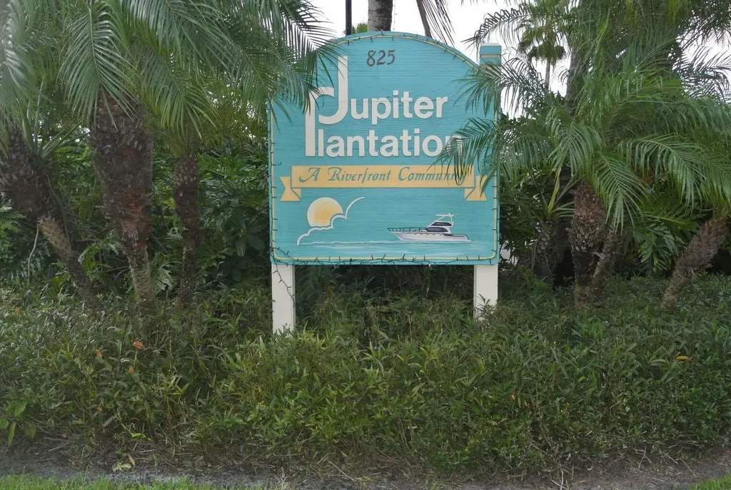 825 Center Street Jupiter FL 33458