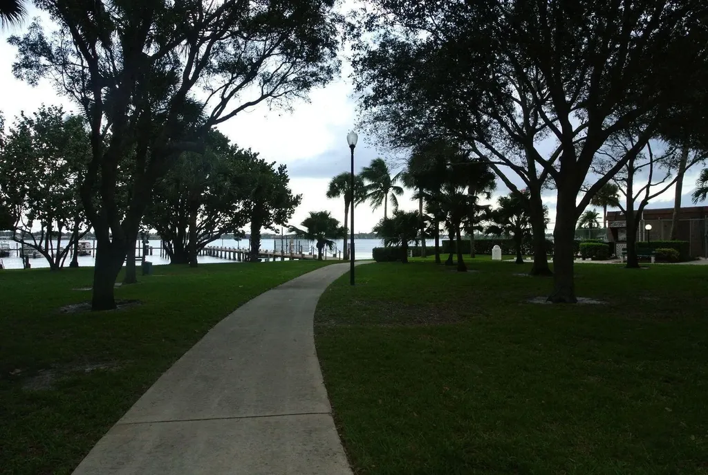 825 Center Street Jupiter FL 33458
