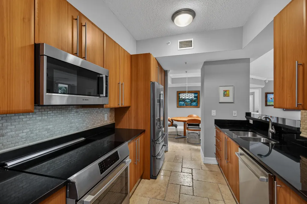 101 SE 20th Avenue Deerfield Beach FL 33441