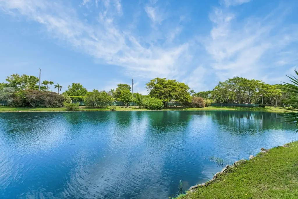 8829 Bella Vista Drive Boca Raton FL 33433