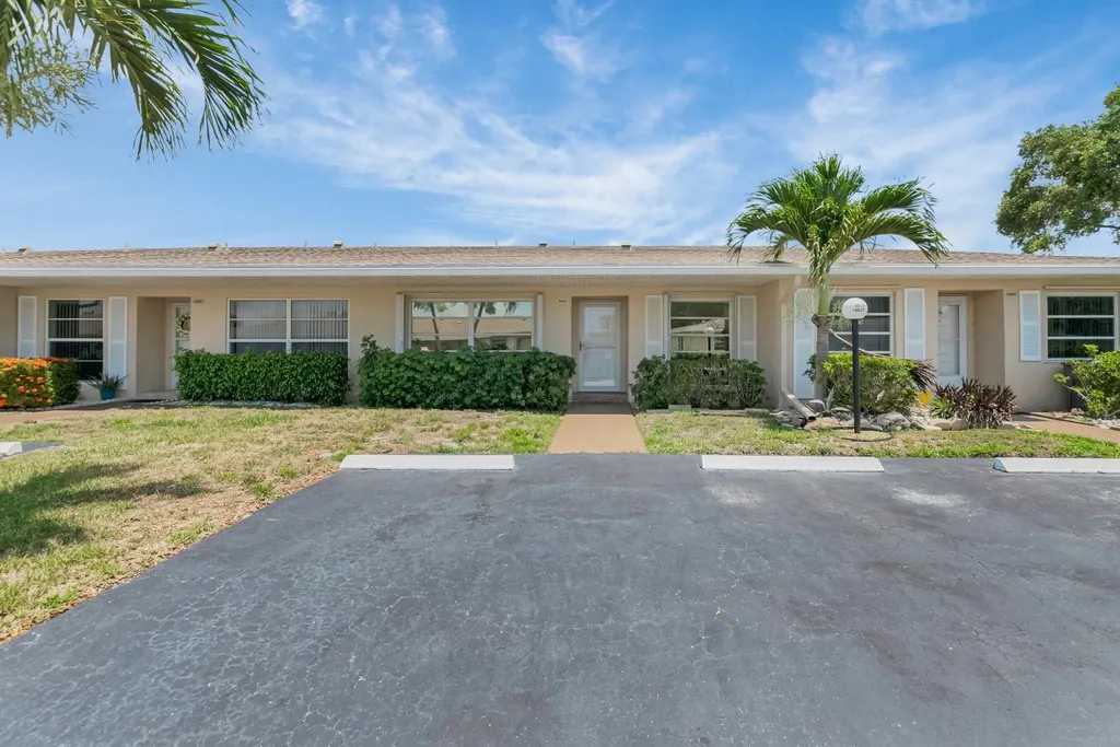 8829 Bella Vista Drive Boca Raton FL 33433