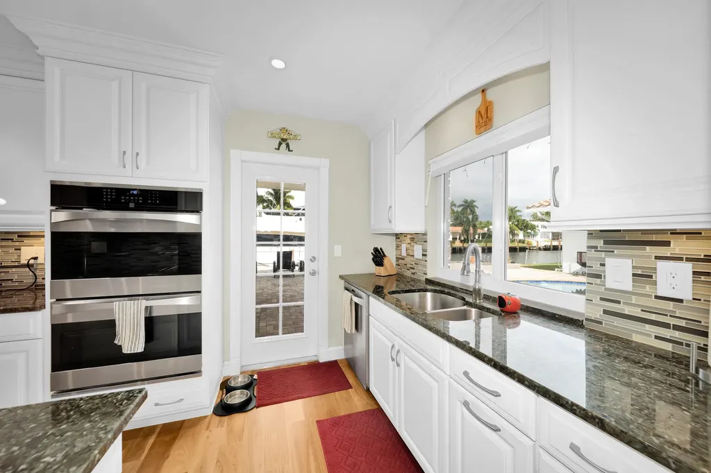 2401 SE 8th Court Pompano Beach FL 33062