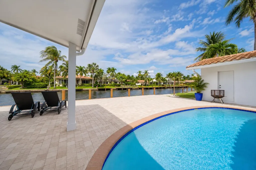 2401 SE 8th Court Pompano Beach FL 33062