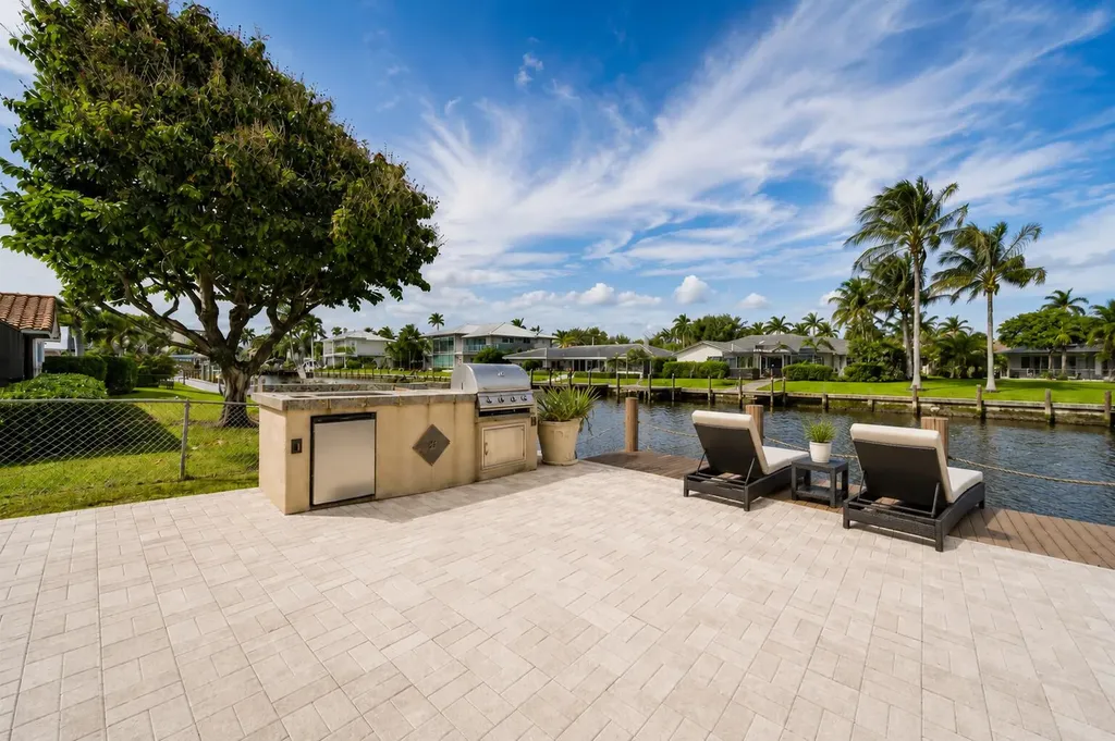 2401 SE 8th Court Pompano Beach FL 33062