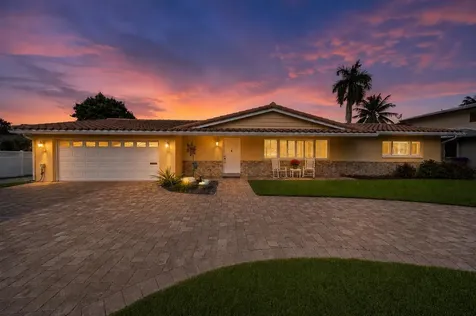 2401 SE 8th Court Pompano Beach FL 33062