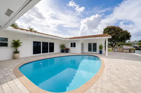 2401 SE 8th Court Pompano Beach FL 33062