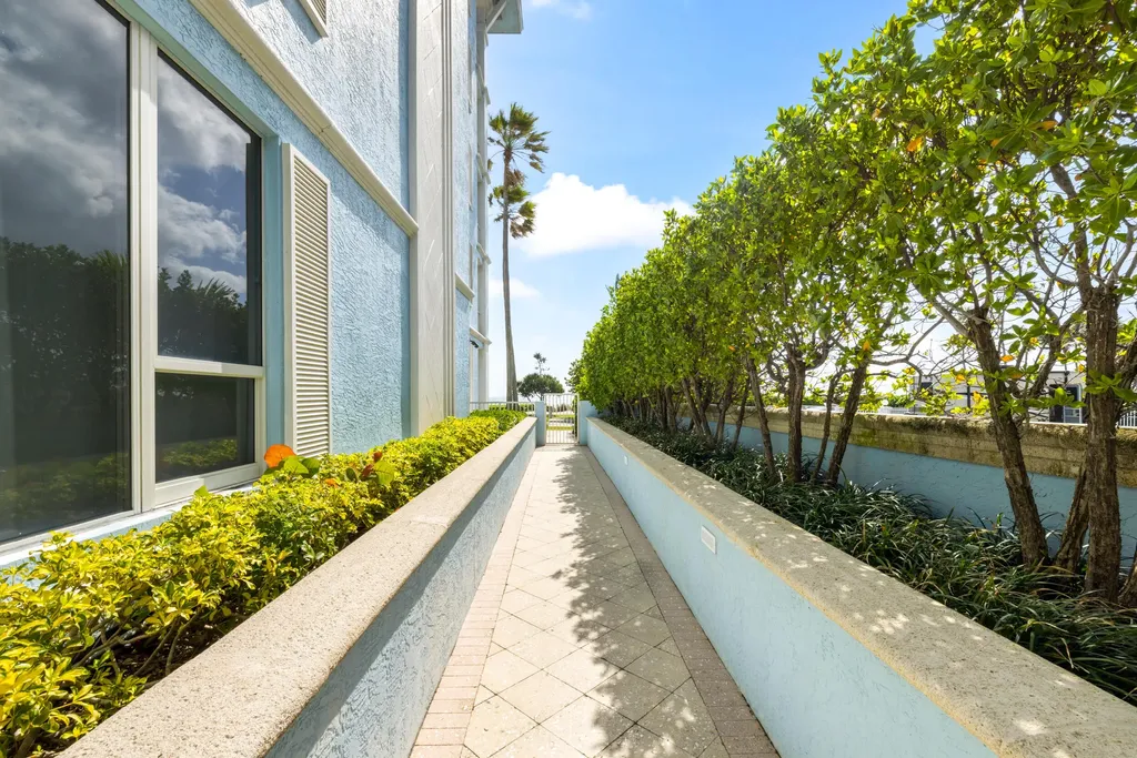 701 SE 21st Avenue Deerfield Beach FL 33441